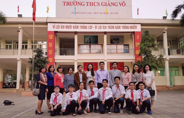 Trường Trung học Cơ sở Giảng Võ có đội ngũ giáo viên giỏi, đào tạo nên nhiều hế thệ học sinh tài năng. Trường Trung học Cơ sở Giảng Võ có đội ngũ giáo viên giỏi, đào tạo nên nhiều hế thệ học sinh tài năng.