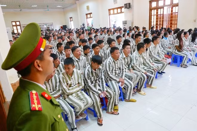 Người bị giam giữ được sử dụng kinh sách, bày tỏ niềm tin tín ngưỡng, tôn giáo ảnh 2
