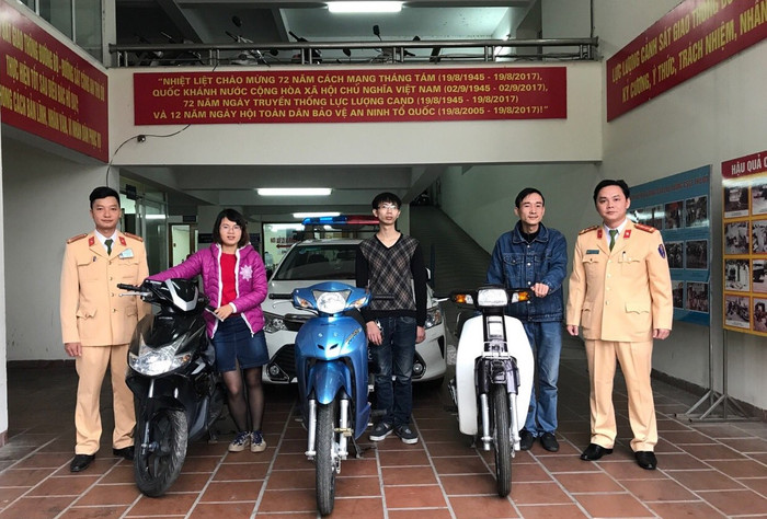 Ba chiếc xe còn lại cũng đã được trả lại cho người dân. Ba chiếc xe còn lại cũng đã được trả lại cho người dân.