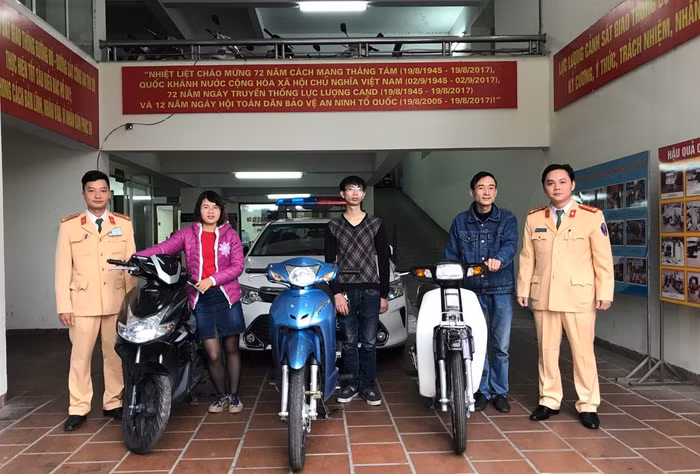 Ba chiếc xe còn lại cũng đã được trả lại cho người dân. Ba chiếc xe còn lại cũng đã được trả lại cho người dân.