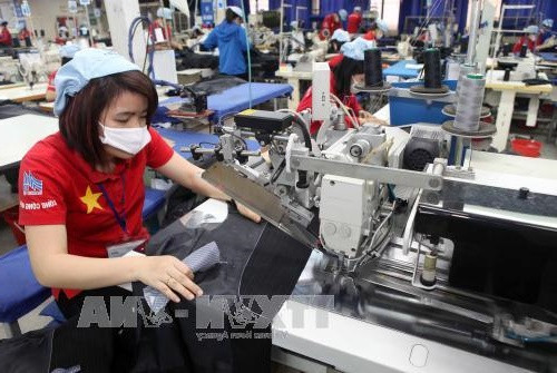 Tăng lương tối thiểu vùng từ ngày 1/1/2018. ảnh: TTXVN. Tăng lương tối thiểu vùng từ ngày 1/1/2018. ảnh: TTXVN.