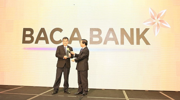Bac A Bank được trao giải thưởng "Ngân hàng tiêu biểu tư vấn đầu tư". ảnh: bacabank. Bac A Bank được trao giải thưởng "Ngân hàng tiêu biểu tư vấn đầu tư". ảnh: bacabank.