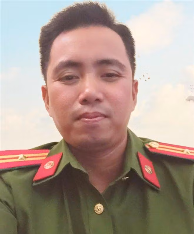 Ông Trịnh Văn Khoa - nguyên Thiếu tá, làm việc tại Công an quận Đồ Sơn, Thành phố Hải Phòng. Ảnh: Báo Lao động. Ông Trịnh Văn Khoa - nguyên Thiếu tá, làm việc tại Công an quận Đồ Sơn, Thành phố Hải Phòng. Ảnh: Báo Lao động.