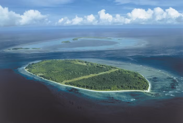 Hòn đảo là thảm thực vật xanh giữa biển Ấn Độ Dương