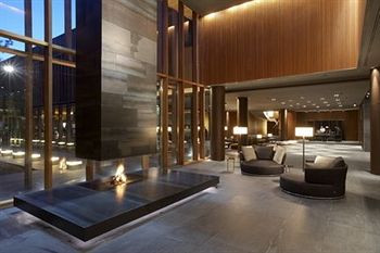 Không gian bên trong khách sạn nhìn đơn giản nhưng hết sức sang trọng Không gian bên trong khách sạn nhìn đơn giản nhưng hết sức sang trọng