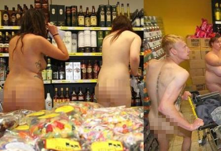 Khoảng 250 khách hàng đã tới mua hàng, trong khi đó dự doán ban đầu của siêu thị chỉ có khoảng 10 người dám mặc đồ lót đến mua hàng. Khoảng 250 khách hàng đã tới mua hàng, trong khi đó dự doán ban đầu của siêu thị chỉ có khoảng 10 người dám mặc đồ lót đến mua hàng.