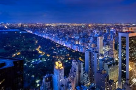 Từ trong căn hộ, có thể ngắm toàn cảnh Newyork và công viên Trung Tâm