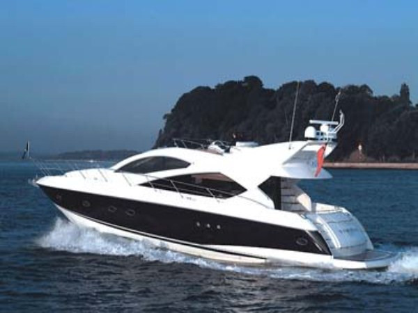 Du thuyền là thú chơi xa xỉ đầy hấp dẫn và tạo nên thương hiệu của đại gia. Ở Việt Nam, thú chơi này chưa được phổ biến nhưng có rất nhiều hứa hẹn. Ảnh: Du thuyền của ông Nguyễn Minh Tuấn, TGĐ Công ty CP Kềm Nghĩa.