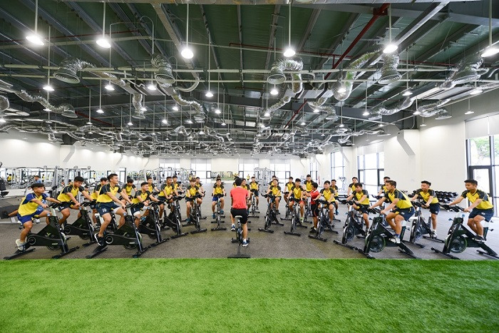 Học viên PVF tập thể lực tại tổ hợp khoa học thể thao được trang bị những thiết bị tân tiến nhất. Học viên PVF tập thể lực tại tổ hợp khoa học thể thao được trang bị những thiết bị tân tiến nhất.