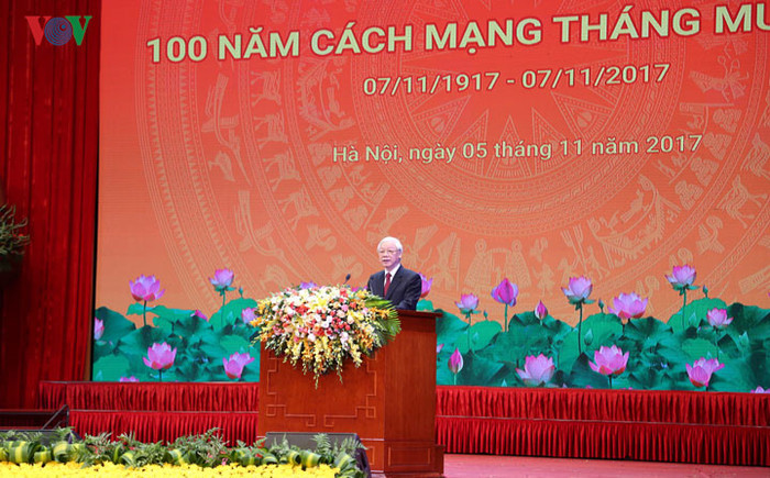 Lãnh đạo Đảng và Nhà nước dự Lễ mít tinh kỷ niệm Cách mạng Tháng Mười Nga.