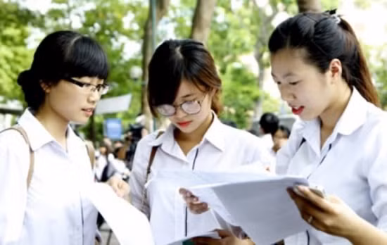 Khâu ra đề thi, kiểm tra cần thận trọng tránh sai sót (Ảnh minh họa: giaoducthoidai.vn).