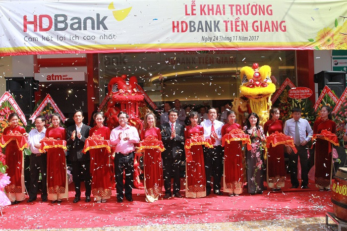 Khai trương HDBank Tiền Giang.