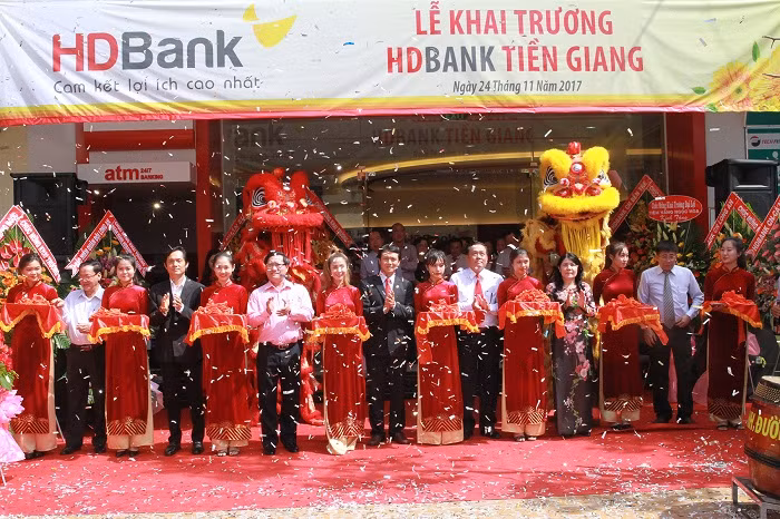 Khai trương HDBank Tiền Giang.