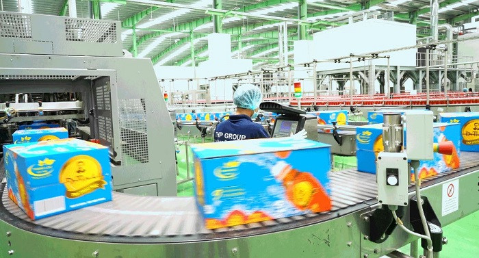 Tập đoàn sản xuất đồ uống tư nhân đang trở lại thị trường hết sức ấn tượng gần đây là Tập đoàn Tân Hiệp Phát đứng thứ 5 Bảng xếp hạng top 10 chỉ ngay sau người khổng lồ Habeco. Tập đoàn sản xuất đồ uống tư nhân đang trở lại thị trường hết sức ấn tượng gần đây là Tập đoàn Tân Hiệp Phát đứng thứ 5 Bảng xếp hạng top 10 chỉ ngay sau người khổng lồ Habeco.