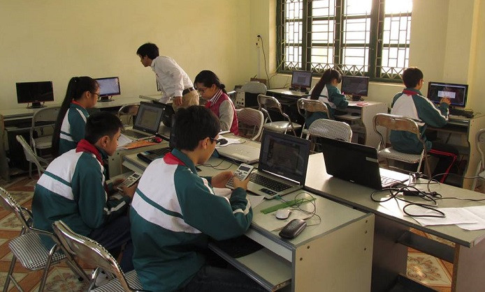 Đội tuyển học sinh Violympic giải toán qua mạng (Ảnh minh họa: thcsnguyentatthanh.thainguyen.edu.vn). Đội tuyển học sinh Violympic giải toán qua mạng (Ảnh minh họa: thcsnguyentatthanh.thainguyen.edu.vn).