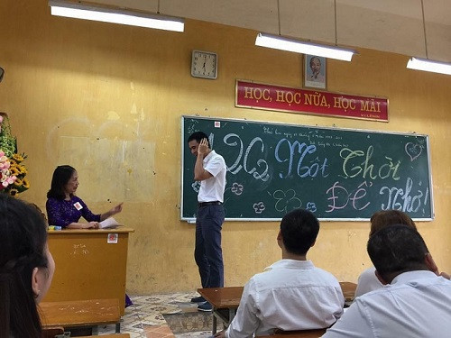 Còn nguyên dáng học sinh. Còn nguyên dáng học sinh.