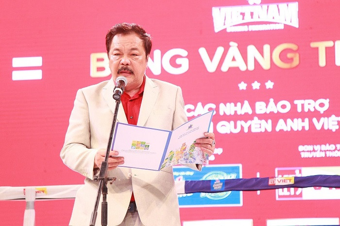Ông Trần Quí Thanh, Chủ tịch danh dự Liên đoàn Quyền anh Việt Nam, Tổng giám Đốc Tập đoàn Tân Hiệp Phát. Ông Trần Quí Thanh, Chủ tịch danh dự Liên đoàn Quyền anh Việt Nam, Tổng giám Đốc Tập đoàn Tân Hiệp Phát.