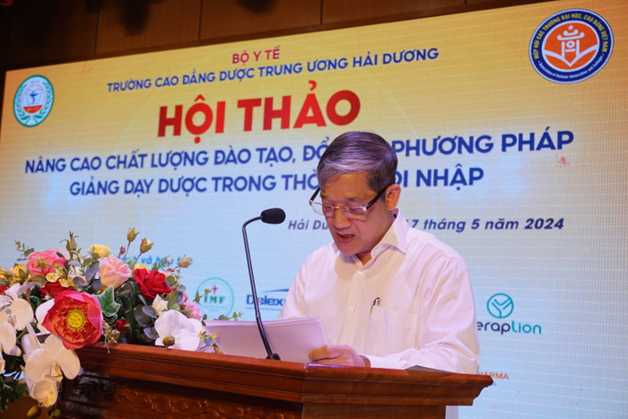 Tiến sĩ Nguyễn Văn Quân phát biểu trong hội thảo. (Ảnh: Ngọc Mai) GDVN 12.JPG
