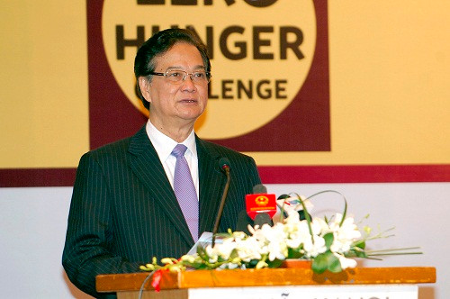 Thủ tướng Nguyễn Tấn Dũng đánh giá cao Sáng kiến “Không còn nạn đói”. Ảnh: VGP. Thủ tướng Nguyễn Tấn Dũng đánh giá cao Sáng kiến “Không còn nạn đói”. Ảnh: VGP.