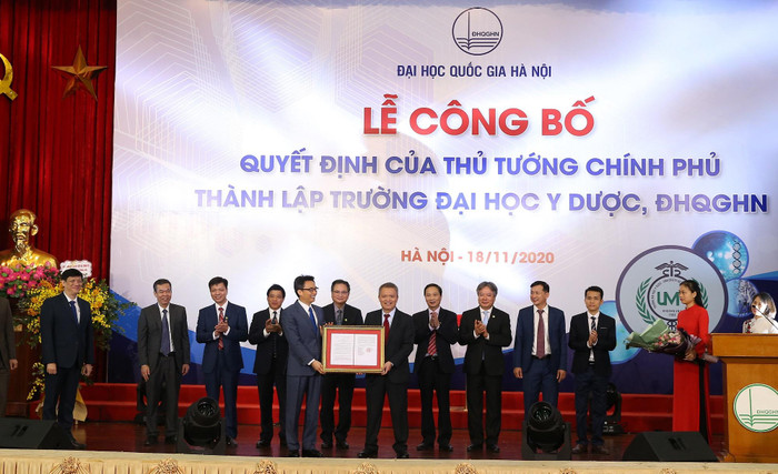 Giáo sư, Tiến sĩ Lê Ngọc Thành giữ chức Hiệu trưởng Trường Đại học Y Dược, Đại học Quốc gia Hà Nội. Giáo sư, Tiến sĩ Lê Ngọc Thành giữ chức Hiệu trưởng Trường Đại học Y Dược, Đại học Quốc gia Hà Nội.
