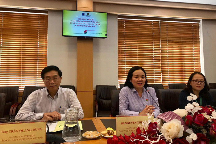 Bà Nguyễn Thị Hiền - Phó tổng giám đốc Công ty cổ phần Phân bón Dầu khí Cà Mau. Bà Nguyễn Thị Hiền - Phó tổng giám đốc Công ty cổ phần Phân bón Dầu khí Cà Mau.