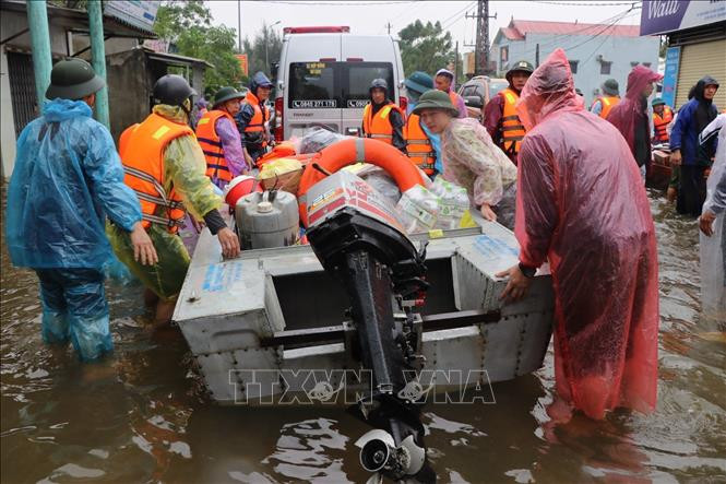 Xuồng, phao cứu sinh rất cần thiết cho việc khắc phục hậu quả mưa lũ. Ảnh minh họa: TTXVN. Xuồng, phao cứu sinh rất cần thiết cho việc khắc phục hậu quả mưa lũ. Ảnh minh họa: TTXVN.