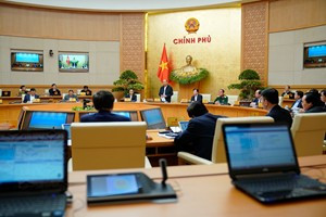 Thủ tướng Nguyễn Xuân Phúc ghi nhận nỗ lực của các bộ ngành, địa phương và khích lệ tinh thần nỗ lực vươn lên trong khó khăn. Ảnh: VGP. Thủ tướng Nguyễn Xuân Phúc ghi nhận nỗ lực của các bộ ngành, địa phương và khích lệ tinh thần nỗ lực vươn lên trong khó khăn. Ảnh: VGP.