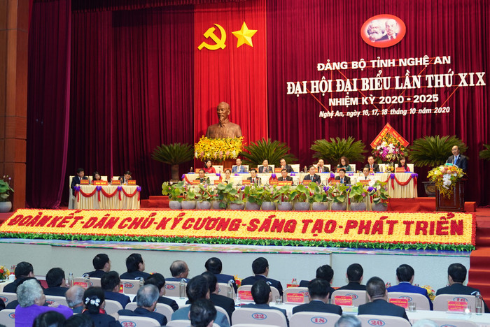 Thủ tướng phát biểu chỉ đạo tại Đại hội Đảng bộ tỉnh Nghệ An. Ảnh: vgp. Thủ tướng phát biểu chỉ đạo tại Đại hội Đảng bộ tỉnh Nghệ An. Ảnh: vgp.