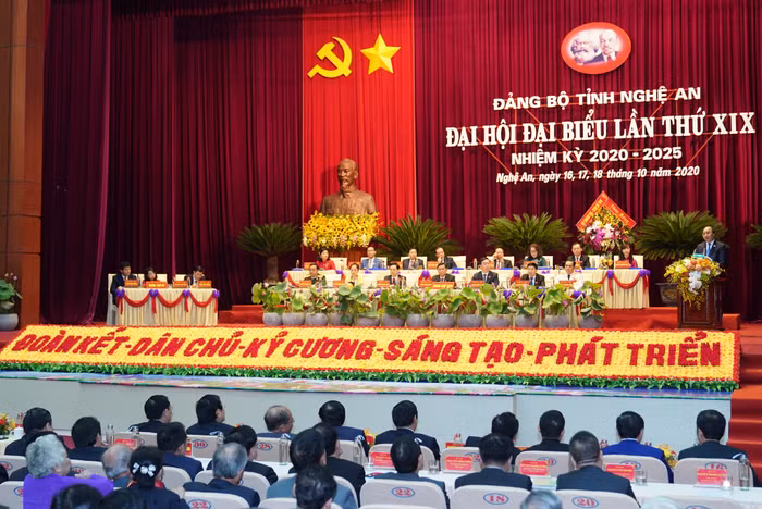 Thủ tướng phát biểu chỉ đạo tại Đại hội Đảng bộ tỉnh Nghệ An. Ảnh: vgp.