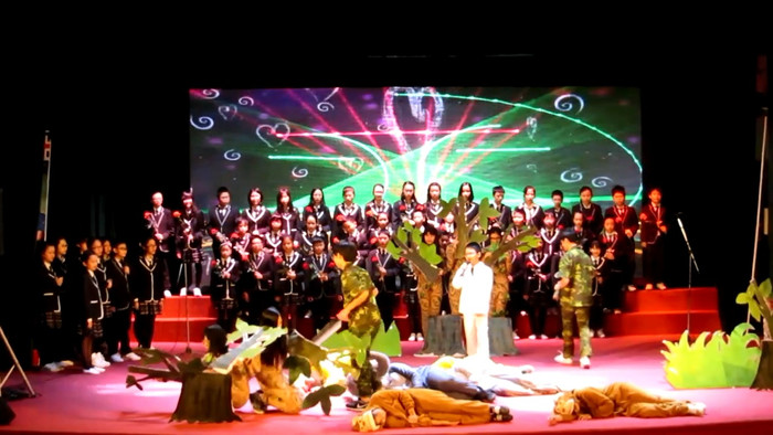 Học sinh trường Newton giành giải nhất cuộc thi hát tiếng Anh cấp thành phố. ảnh: ngs. Học sinh trường Newton giành giải nhất cuộc thi hát tiếng Anh cấp thành phố. ảnh: ngs.