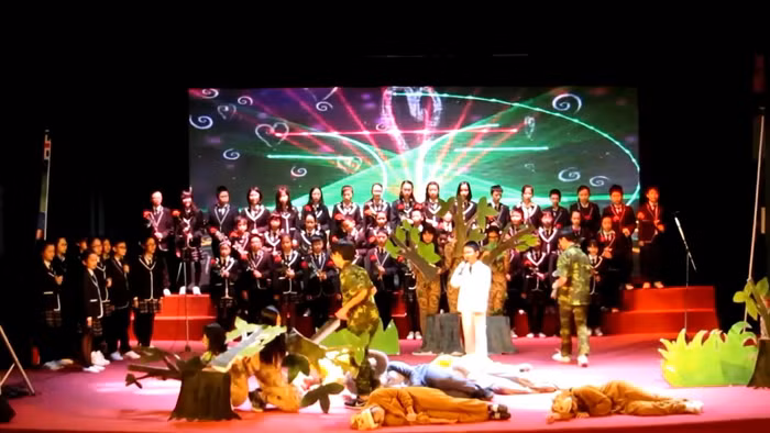 Học sinh trường Newton giành giải nhất cuộc thi hát tiếng Anh cấp thành phố. ảnh: ngs. Học sinh trường Newton giành giải nhất cuộc thi hát tiếng Anh cấp thành phố. ảnh: ngs.