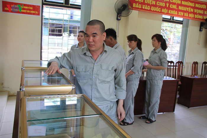 Lần đầu tiên các nghi phạm được đi bỏ phiếu