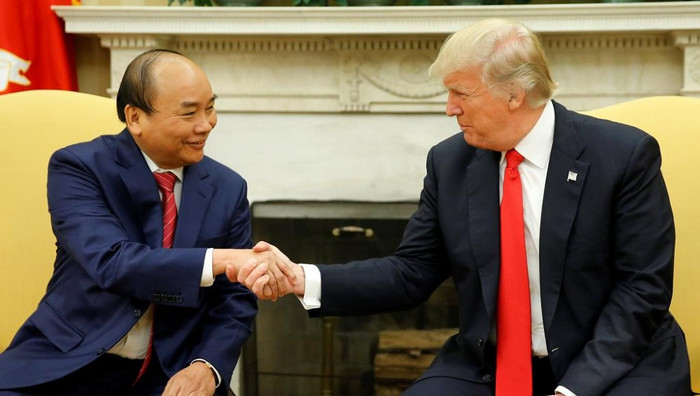 Thủ tướng Việt Nam Nguyễn Xuân Phúc và Tổng thống Mỹ Donald Trump (Ảnh: Reuters) Thủ tướng Việt Nam Nguyễn Xuân Phúc và Tổng thống Mỹ Donald Trump (Ảnh: Reuters)