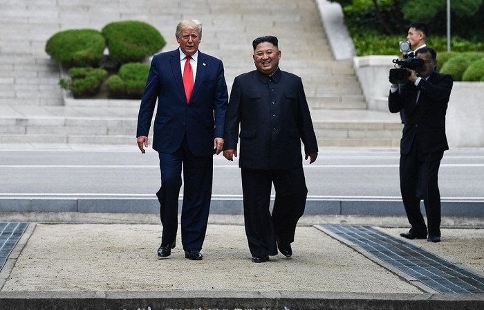 Cuộc gặp thượng đỉnh Mỹ - Triều tại DMZ ngày 30/6/2019 đã cho thấy những tín hiệu tích cực (Ảnh: Reuters). Cuộc gặp thượng đỉnh Mỹ - Triều tại DMZ ngày 30/6/2019 đã cho thấy những tín hiệu tích cực (Ảnh: Reuters).