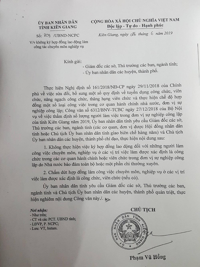 Công văn của Ủy ban nhân dân tỉnh Kiên Giang về việc không ký hợp đồng lao động làm công tác chuyên môn nhiệp vụ (Ảnh minh họa: tác giả cung cấp). Công văn của Ủy ban nhân dân tỉnh Kiên Giang về việc không ký hợp đồng lao động làm công tác chuyên môn nhiệp vụ (Ảnh minh họa: tác giả cung cấp).