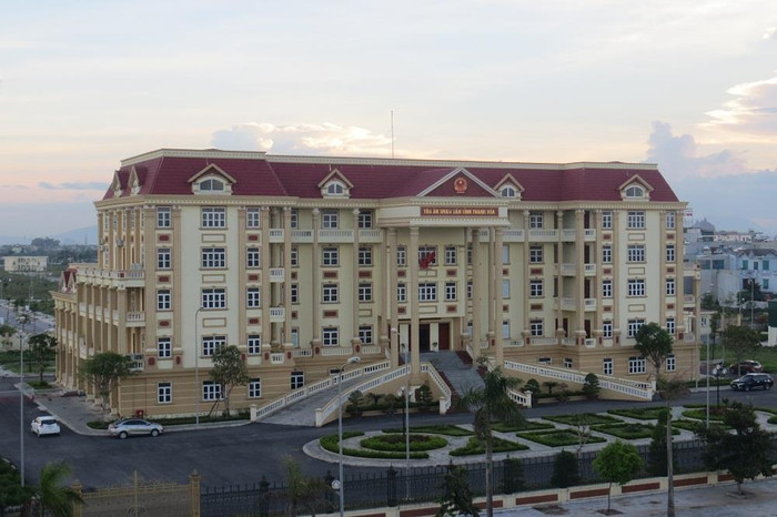 Tòa án nhân dân tỉnh Thanh Hóa nơi ông Hùng được điều động về công tác. Tòa án nhân dân tỉnh Thanh Hóa nơi ông Hùng được điều động về công tác.