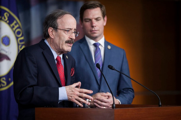 Chủ tịch Ủy ban Đối ngoại Hạ viện Mỹ Eliot L. Engle. Chủ tịch Ủy ban Đối ngoại Hạ viện Mỹ Eliot L. Engle.