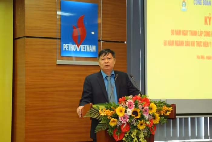 Ông Phan Văn Anh phát biểu tại lễ kỷ niệm. Ông Phan Văn Anh phát biểu tại lễ kỷ niệm.