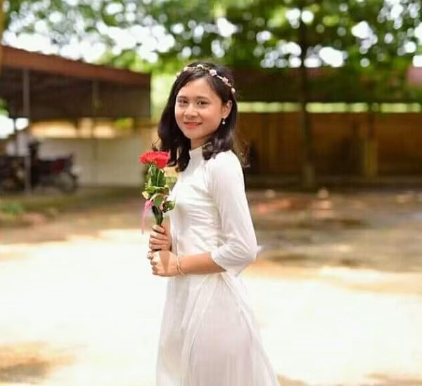 Em Trần Minh Châu thủ khoa khối D1 của tỉnh Hưng Yên (Ảnh: tác giả cung cấp). Em Trần Minh Châu thủ khoa khối D1 của tỉnh Hưng Yên (Ảnh: tác giả cung cấp).