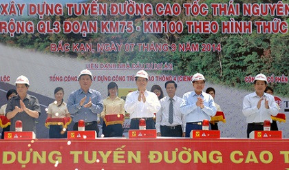 Thủ tướng Nguyễn Tấn Dũng yêu cầu đảm bảo đúng tiến độ thi công cao tốc Thái Nguyên - Bắc Kạn. Thủ tướng Nguyễn Tấn Dũng yêu cầu đảm bảo đúng tiến độ thi công cao tốc Thái Nguyên - Bắc Kạn.