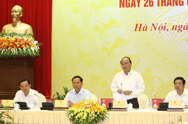 Phó Thủ tướng Nguyễn Xuân Phúc nhấn mạnh: Mỗi cán bộ tiếp dân phải đặt vị trí của mình vào người dân. Phó Thủ tướng Nguyễn Xuân Phúc nhấn mạnh: Mỗi cán bộ tiếp dân phải đặt vị trí của mình vào người dân.