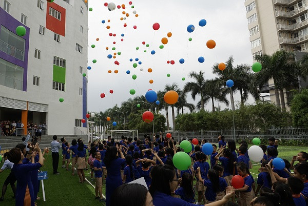 Ngày khai giảng ấm áp mang đến nhiều hy vọng về một năm học mới với thật nhiều thành công của thầy và trò trường Wellspring Sài Gòn.