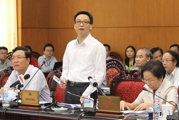 Phó Thủ tướng Vũ Đức Đam giải đáp một số thắc mắc của các thành viên Ủy ban Thường vụ Quốc hội sáng 27/9. Ảnh: Ngọc Quang Phó Thủ tướng Vũ Đức Đam giải đáp một số thắc mắc của các thành viên Ủy ban Thường vụ Quốc hội sáng 27/9. Ảnh: Ngọc Quang