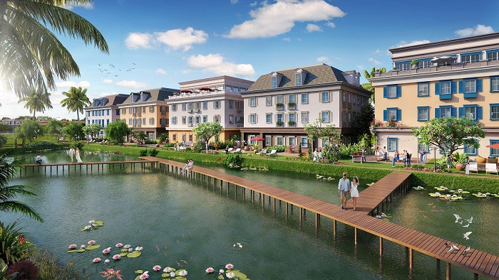 Hạ Long - một thành phố du lịch đầy tiềm năng, thu hút đông đảm khách du lịch. Hạ Long - một thành phố du lịch đầy tiềm năng, thu hút đông đảm khách du lịch.