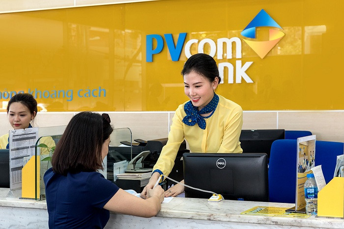 Khách hàng làm thẻ thẻ tín dụng PVcomBank Mastercard tại PVcomBank. Khách hàng làm thẻ thẻ tín dụng PVcomBank Mastercard tại PVcomBank.