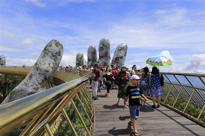 Khu vui chơi Sun World Ba Na Hills. Khu vui chơi Sun World Ba Na Hills.