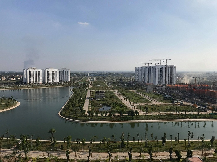 Tổ hợp sắp bàn giao có 1 mặt hướng về phía hồ điều hòa diện tích gần 20ha.