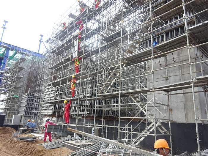 Người lao động PTSC trên công trường Nhà máy nhiệt điện Long Phú 1. Người lao động PTSC trên công trường Nhà máy nhiệt điện Long Phú 1.