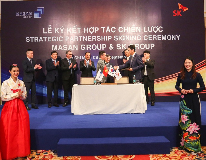 Đầu tư 470 triệu USD, SK Group trở thành nhà đầu tư nước ngoài lớn nhất của Masan Group. Đầu tư 470 triệu USD, SK Group trở thành nhà đầu tư nước ngoài lớn nhất của Masan Group.