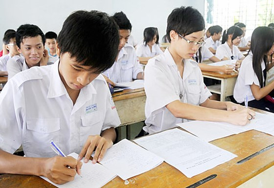 Các em học sinh trong giờ kiểm tra môn học (Ảnh minh họa: sggp.org.vn). Các em học sinh trong giờ kiểm tra môn học (Ảnh minh họa: sggp.org.vn).
